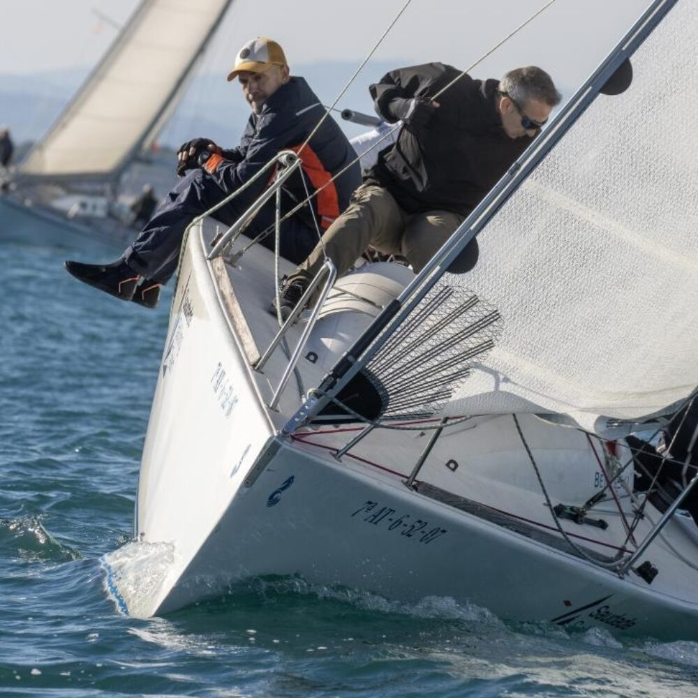 entrenamiento-y-equipo-de-regatas-saudade-01