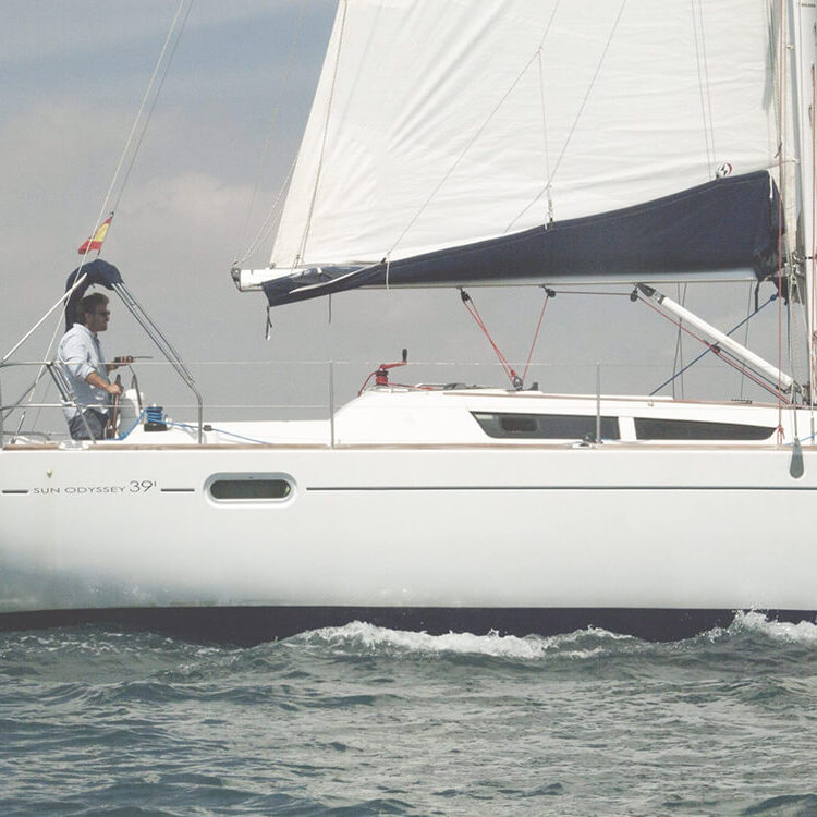 Navega desde Valencia en un Jeanneau Sun Odyssey 39i Velero Nannai de Saudade Sailing Club Navega desde Valencia en un Jeanneau Sun Odyssey 39i Velero Nannai de Saudade Sailing Club